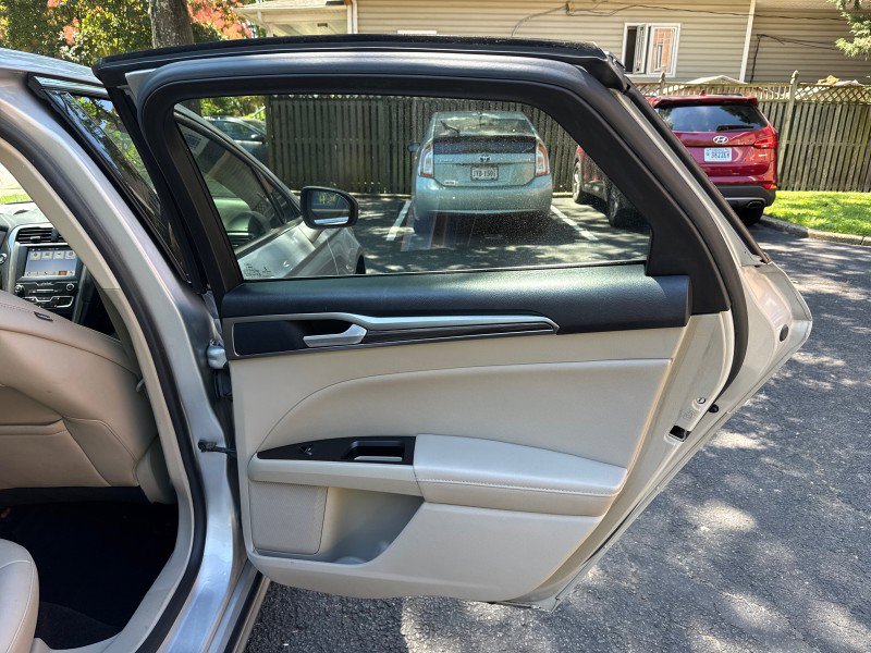 Used 2019 Ford Fusion SEL FWD image 14