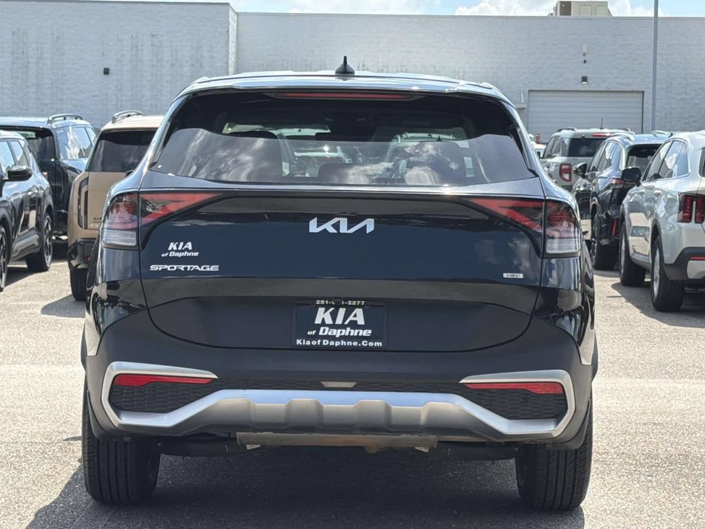 Used 2025 Kia Sportage LX FWD image 28
