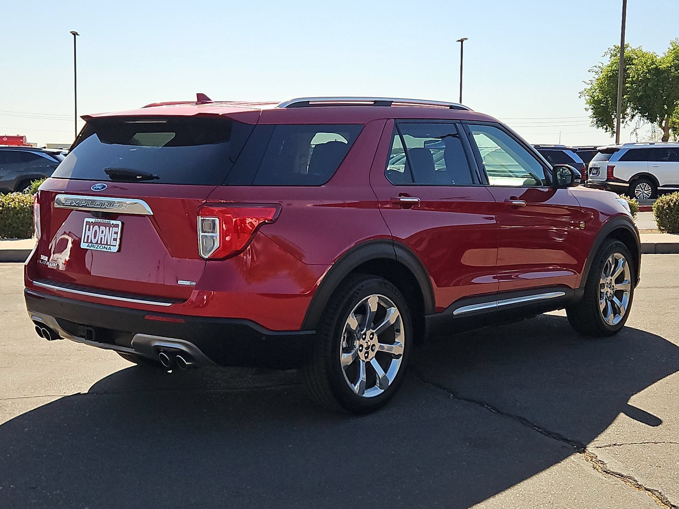 Used 2020 Ford Explorer Platinum w/ Premium Technology Package AWD/4WD image 5