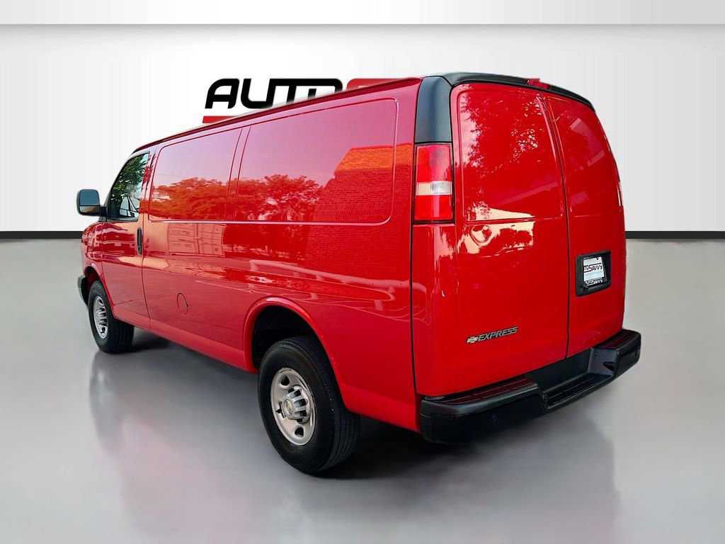 Used 2024 Chevrolet Express 2500 image 5