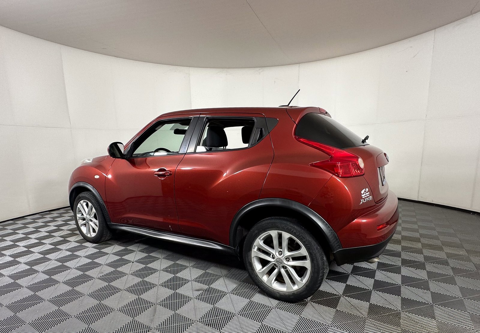 Used 2012 Nissan Juke SV image 3