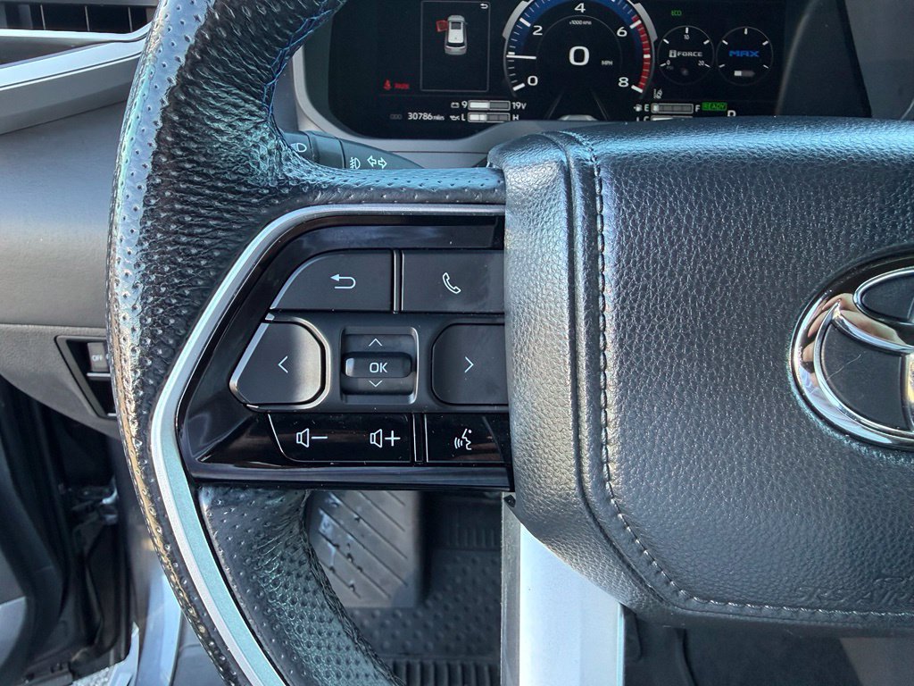 Used 2024 Toyota Sequoia Platinum AWD/4WD image 10