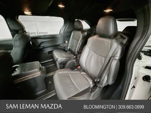Used 2025 Toyota Sienna Platinum AWD/4WD image 26