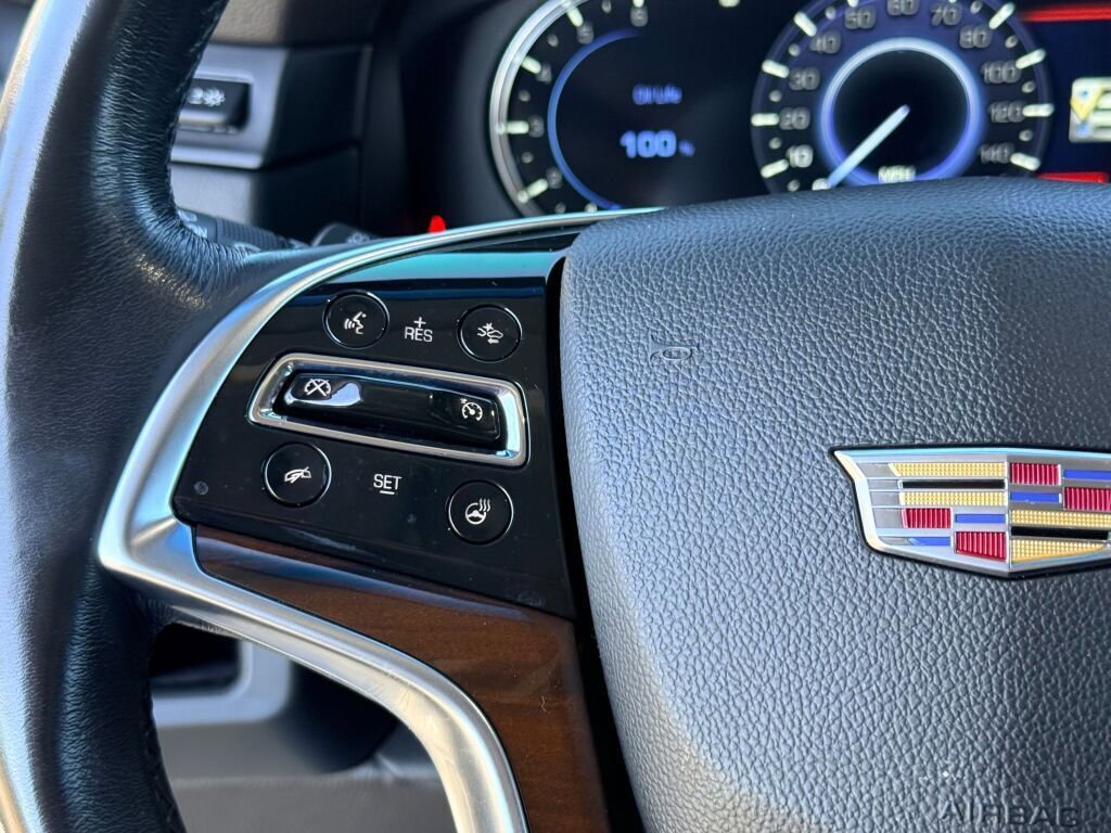 Used 2019 Cadillac Escalade Premium Luxury image 32