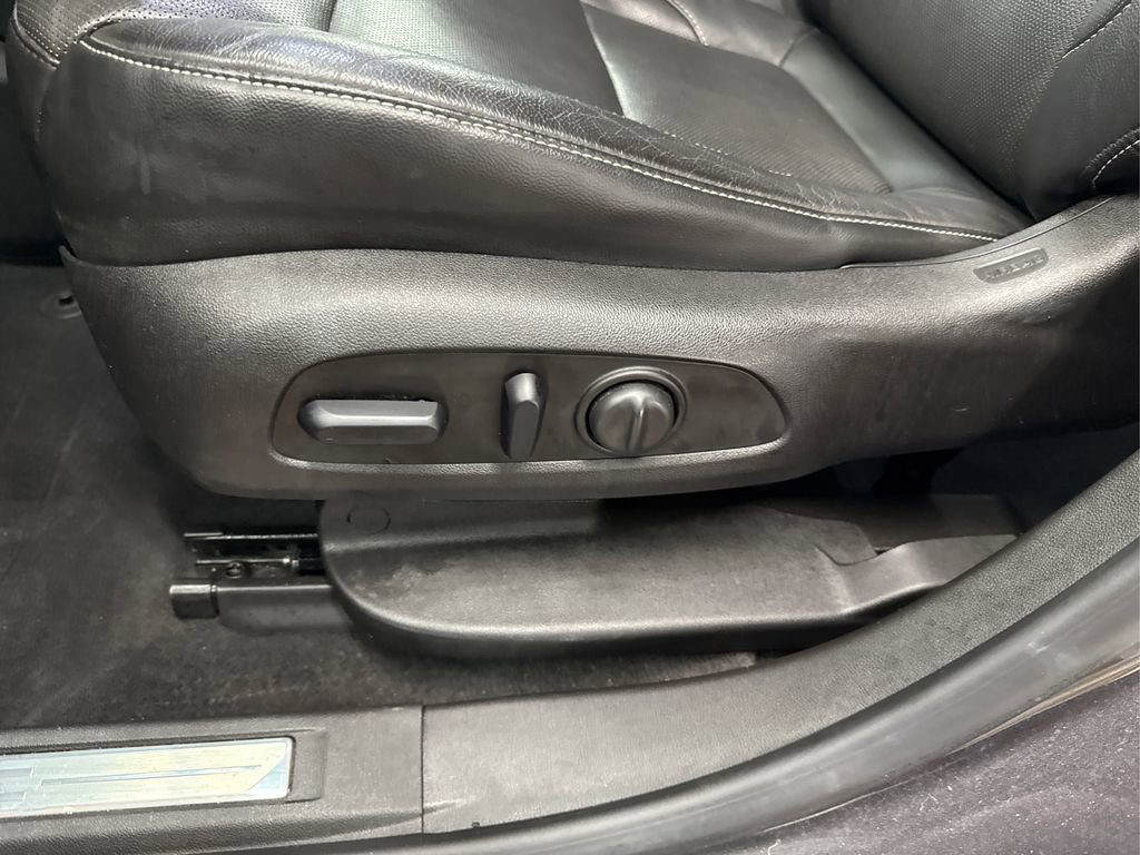 Used 2017 GMC Acadia SLT w/ LPO, Floor Liner Package image 38