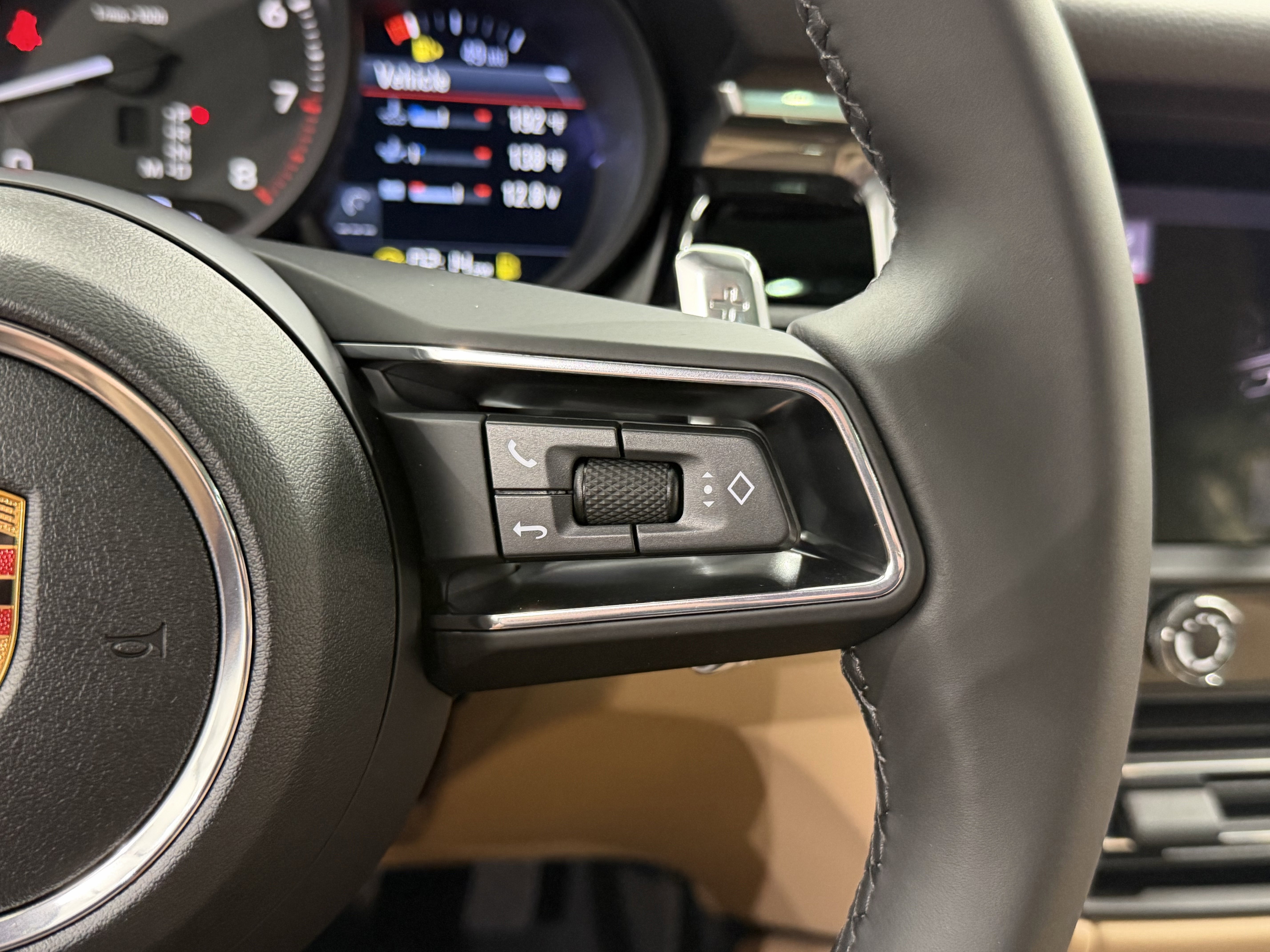 New 2026 Porsche Macan image 48