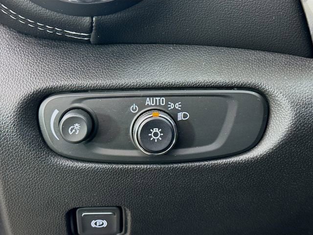 Used 2024 Chevrolet Blazer LT w/ Midnight/Sport Edition image 13