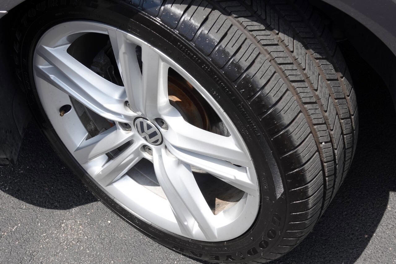 Used 2013 Volkswagen Passat TDI SEL Premium image 32