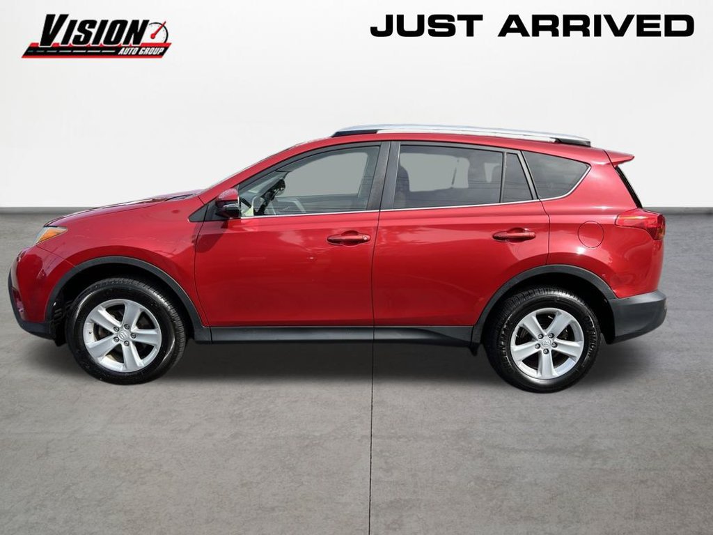 Used 2014 Toyota RAV4 XLE AWD/4WD image 2