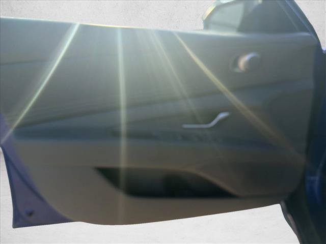 Used 2023 Hyundai Elantra SEL w/ Convenience Package FWD image 9