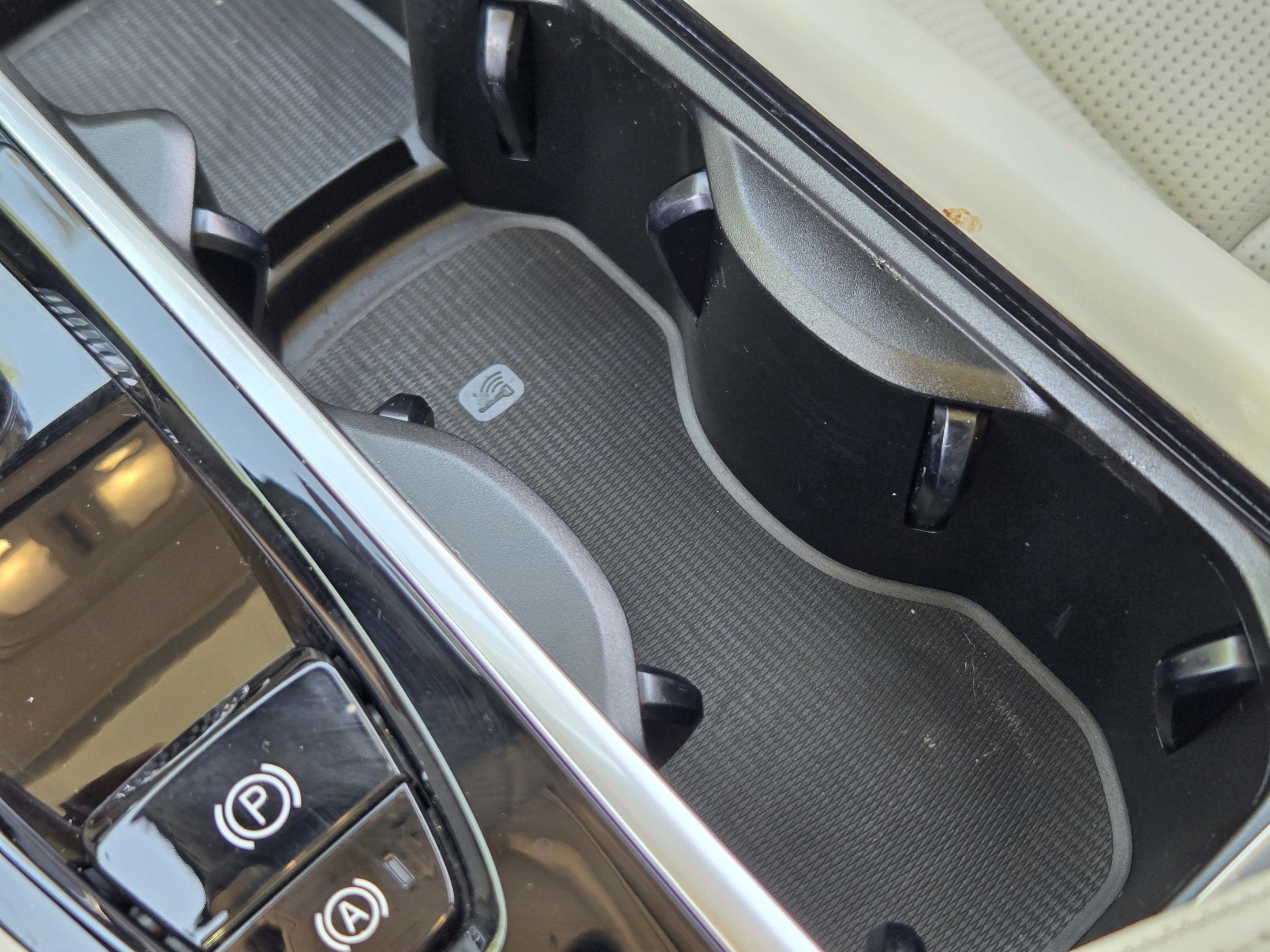 Used 2025 Volvo XC90 B5 Ultra w/ Protection Package Premier image 21