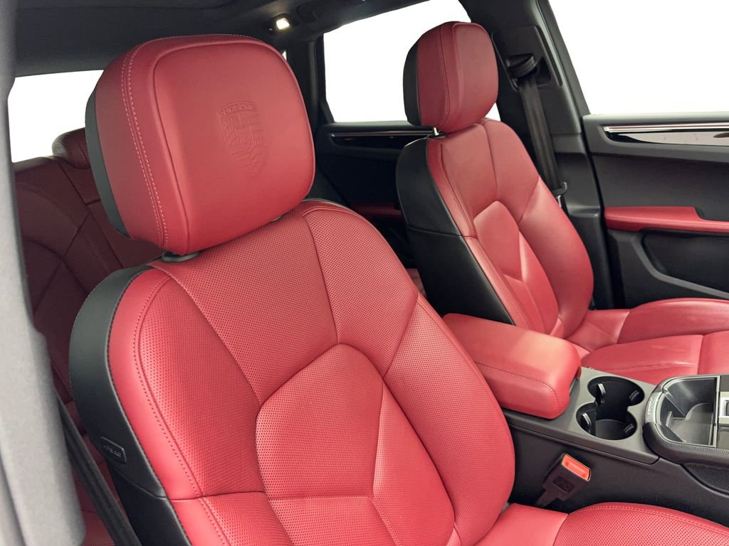 Used 2022 Porsche Macan image 44