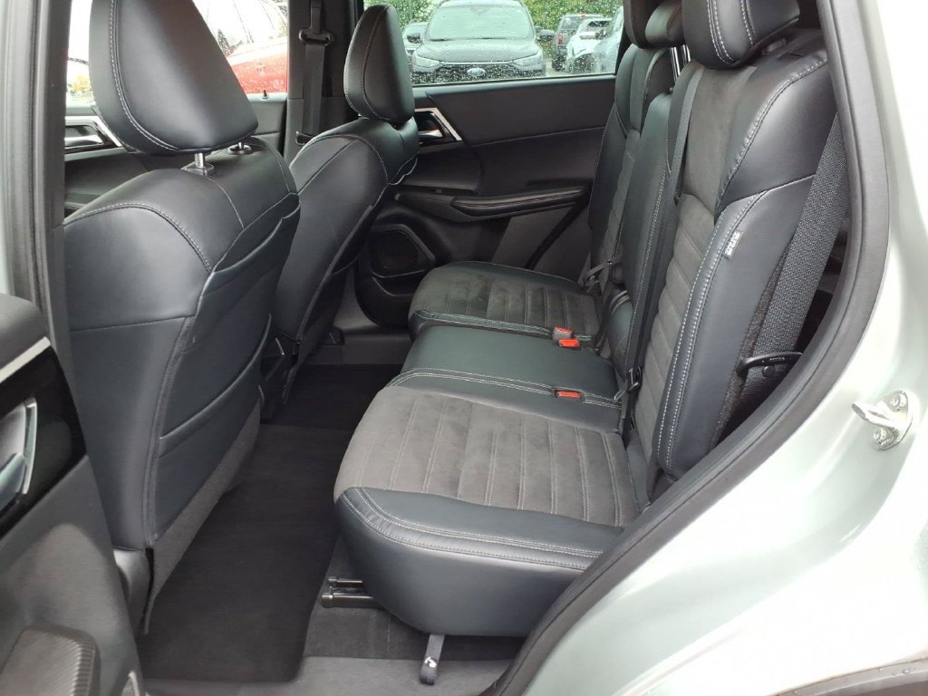 Used 2023 Mitsubishi Outlander SE AWD/4WD image 11