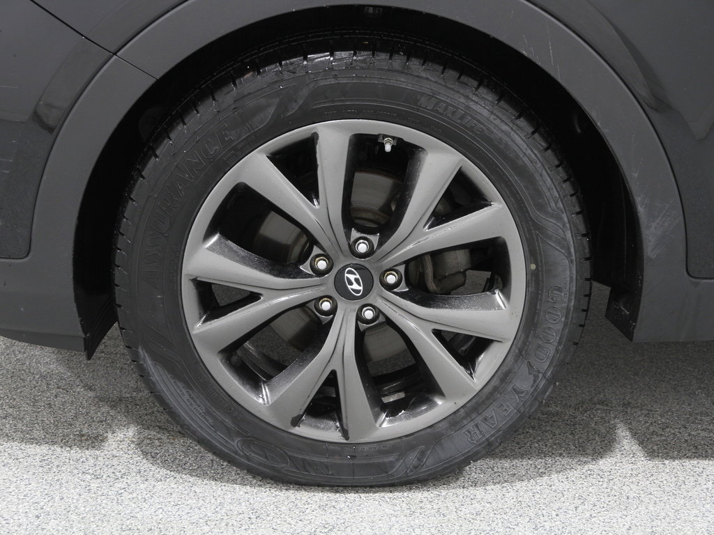 Used 2017 Hyundai Santa Fe Sport w/ 2.0T Ultimate Tech Package 05 image 23