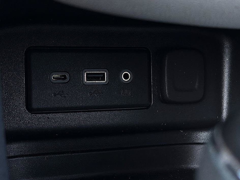 Used 2020 Chevrolet Equinox LS w/ LS Convenience Package FWD image 16