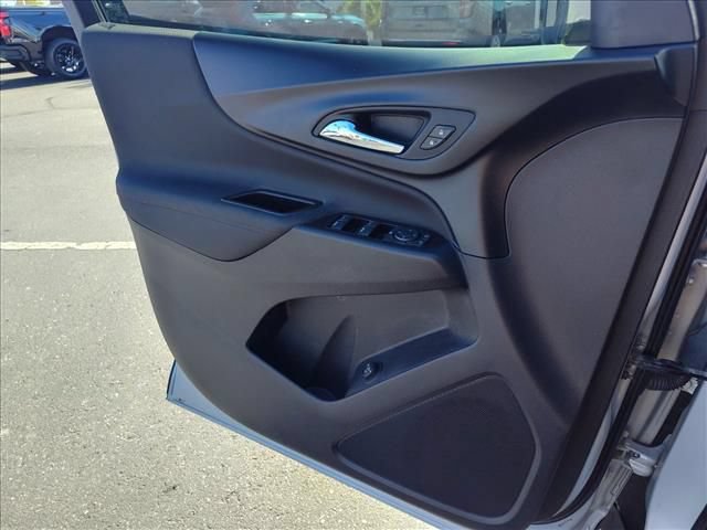 Certified 2022 Chevrolet Equinox RS w/ Infotainment Package FWD image 14