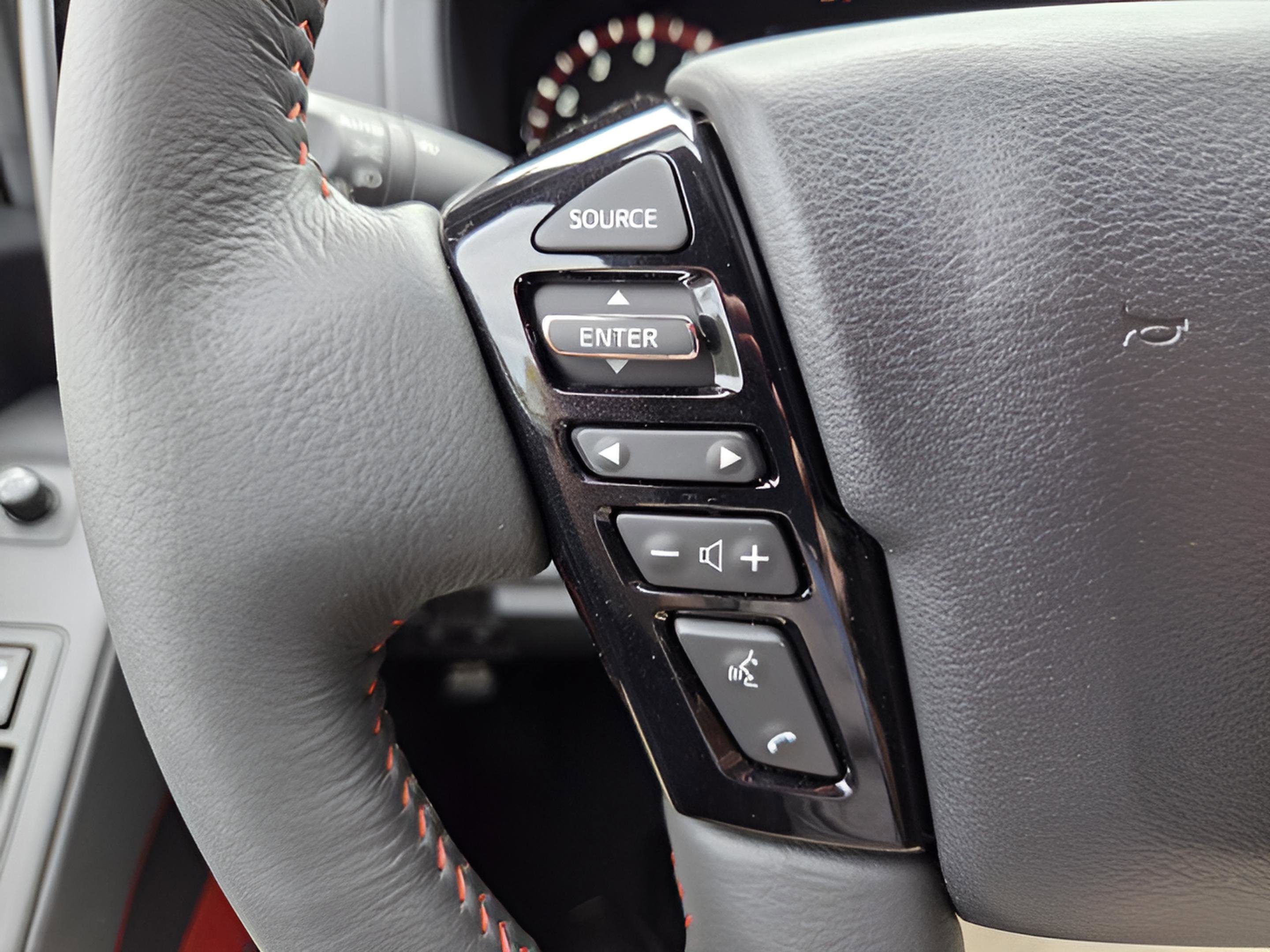 New 2026 Nissan Frontier PRO-4X w/ Pro-4x Convenience Package AWD/4WD image 17