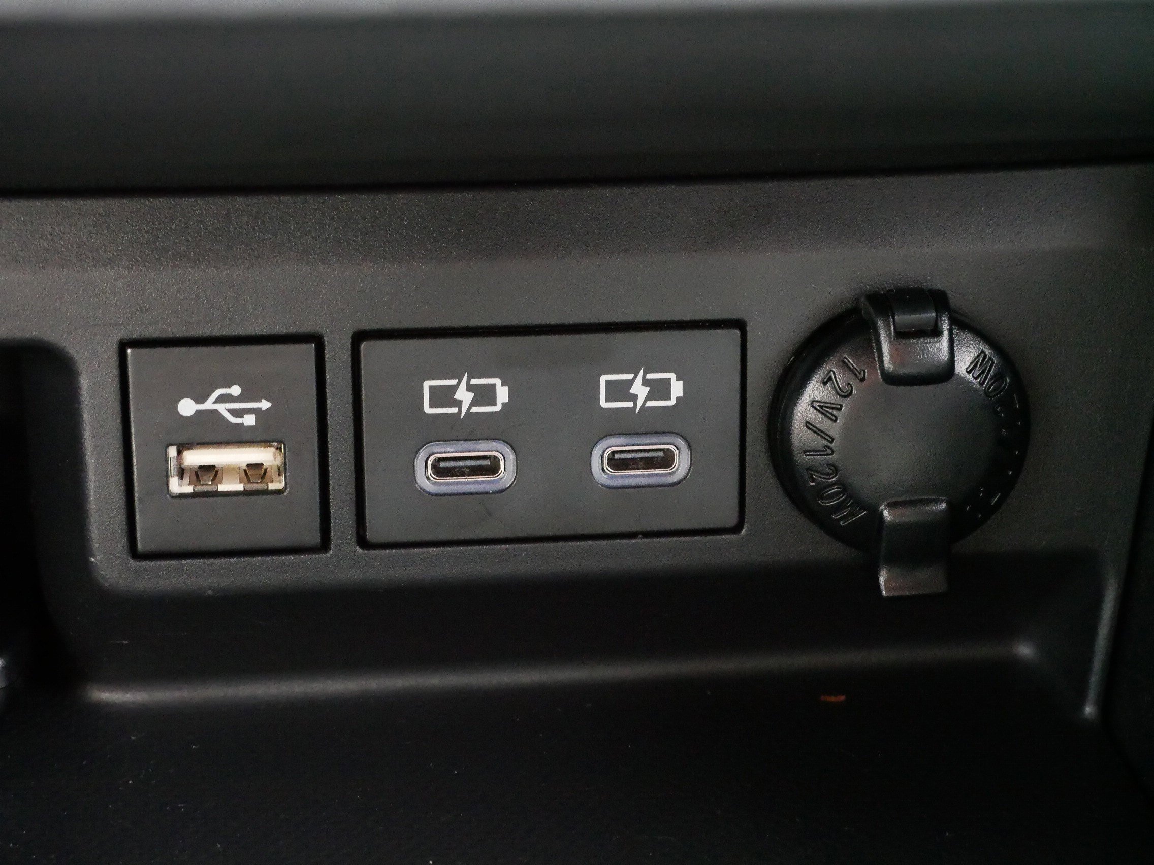 Certified 2024 Toyota Highlander XLE image 30