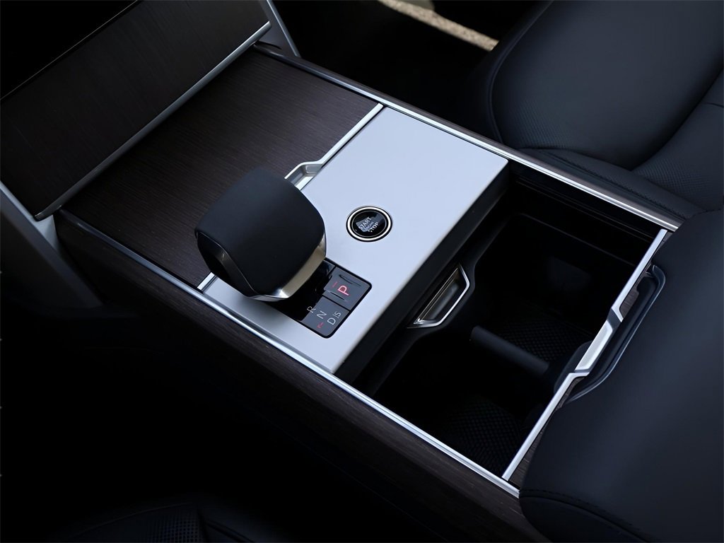 Used 2024 Land Rover Range Rover SE image 37