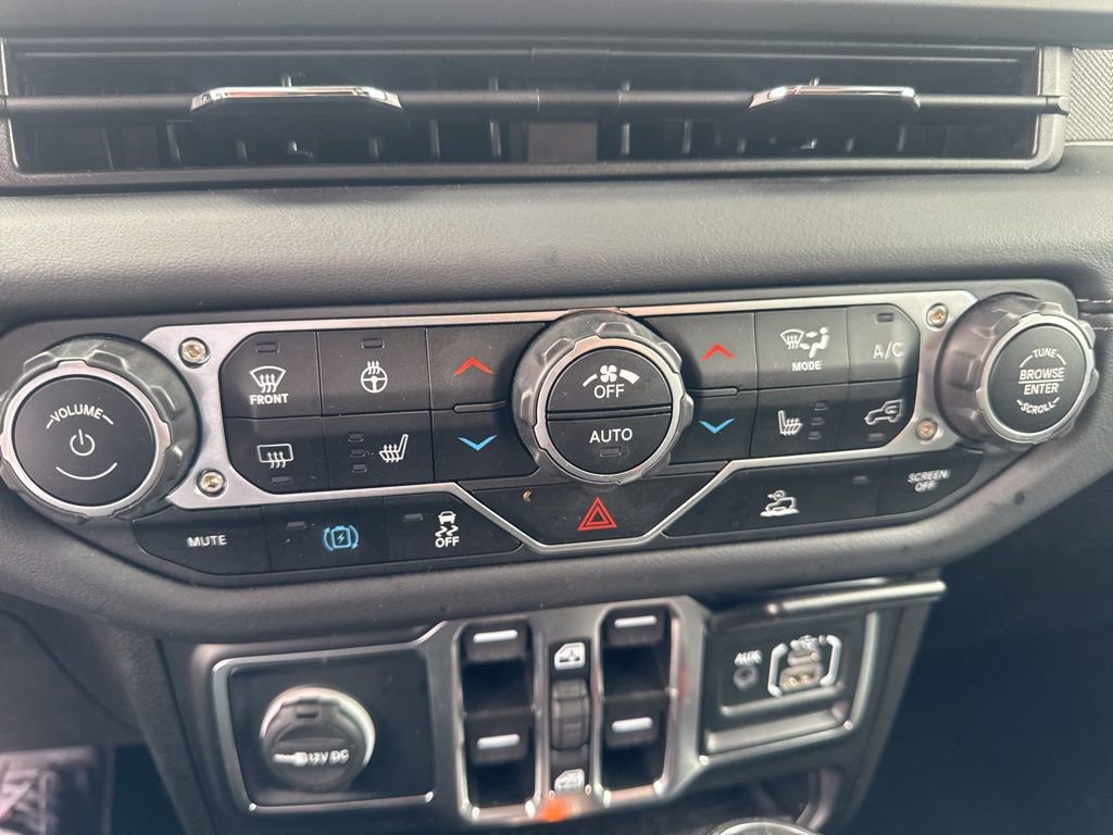 Used 2025 Jeep Wrangler Sahara 4xe image 16