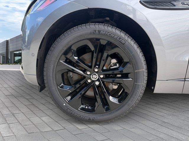 New 2026 Jaguar F-PACE R-Dynamic S AWD/4WD image 9