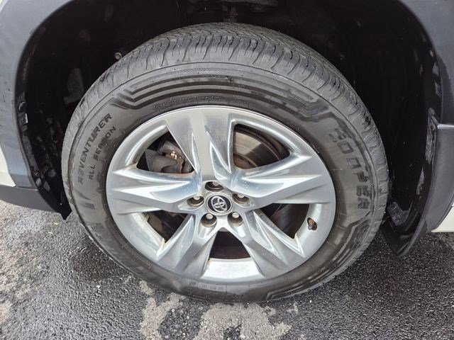 Used 2016 Toyota Highlander Limited Platinum image 25