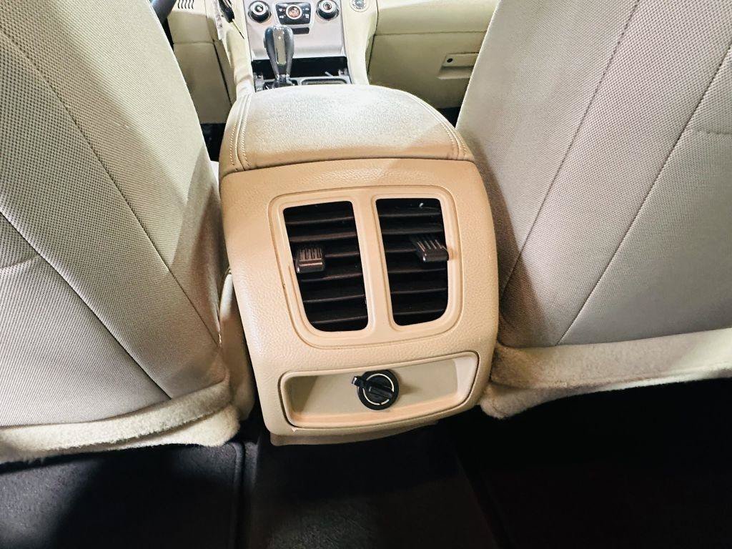 Used 2017 Ford Taurus SE FWD image 26