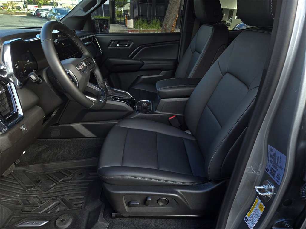 Used 2024 GMC Canyon Elevation w/ Elevation Premium Package image 17