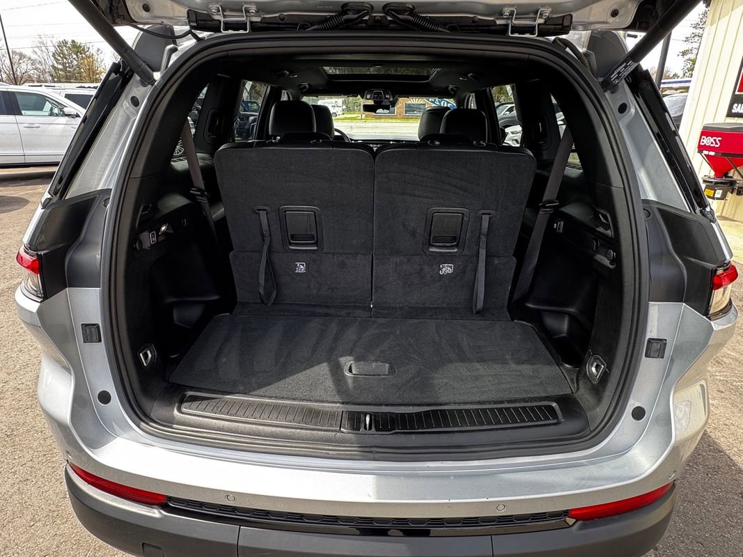 Used 2024 Jeep Grand Cherokee L Limited w/ Luxury Tech Group II AWD/4WD image 36