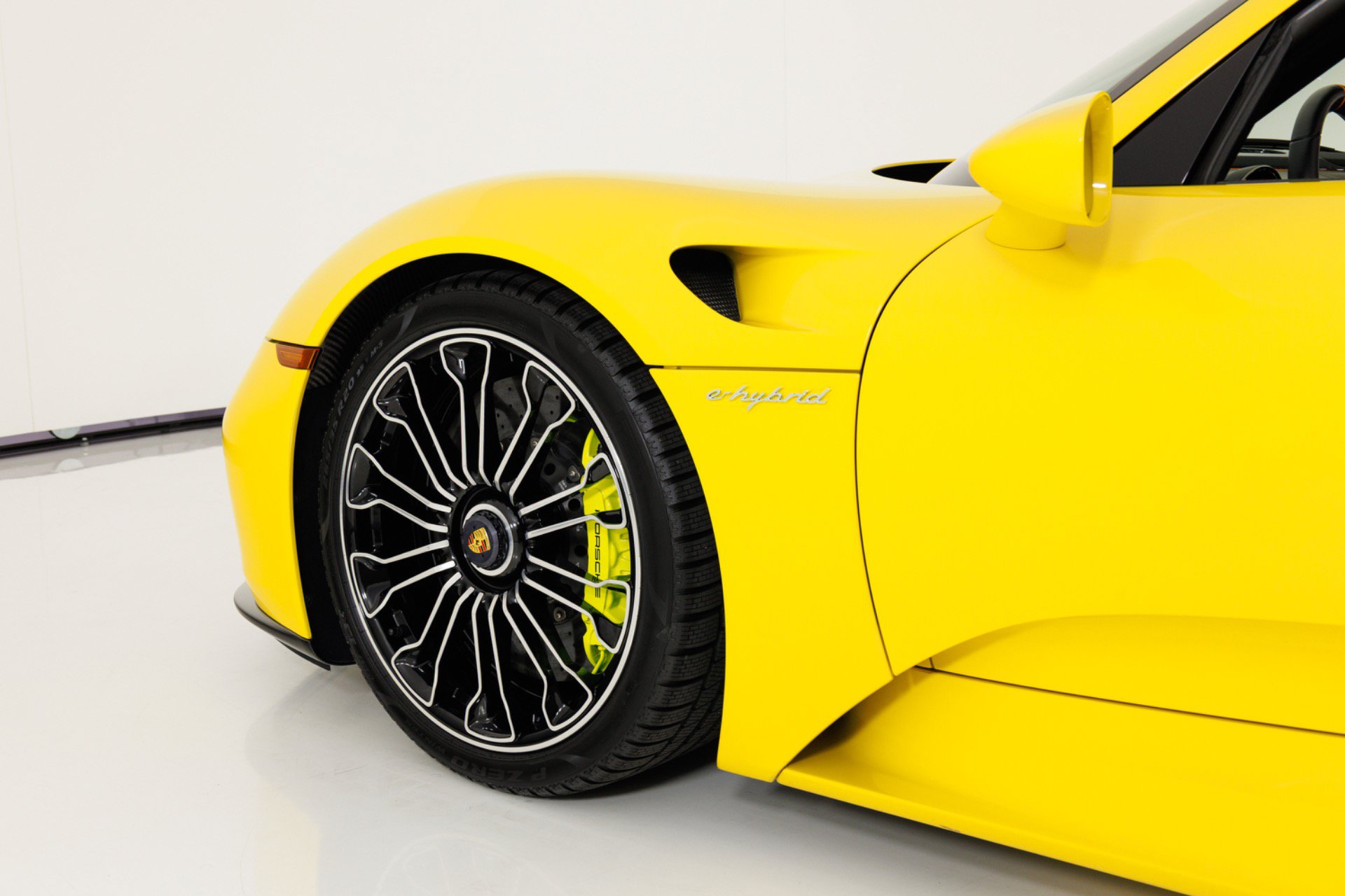Used 2015 Porsche 918 Spyder AWD/4WD image 54
