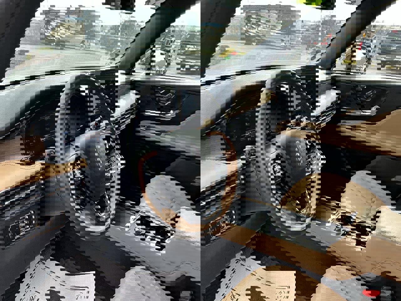 Used 2023 Lincoln Corsair Reserve w/ Equipment Group 201A image 24