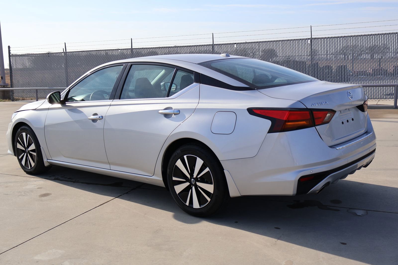 Used 2021 Nissan Altima 2.5 SL FWD image 9