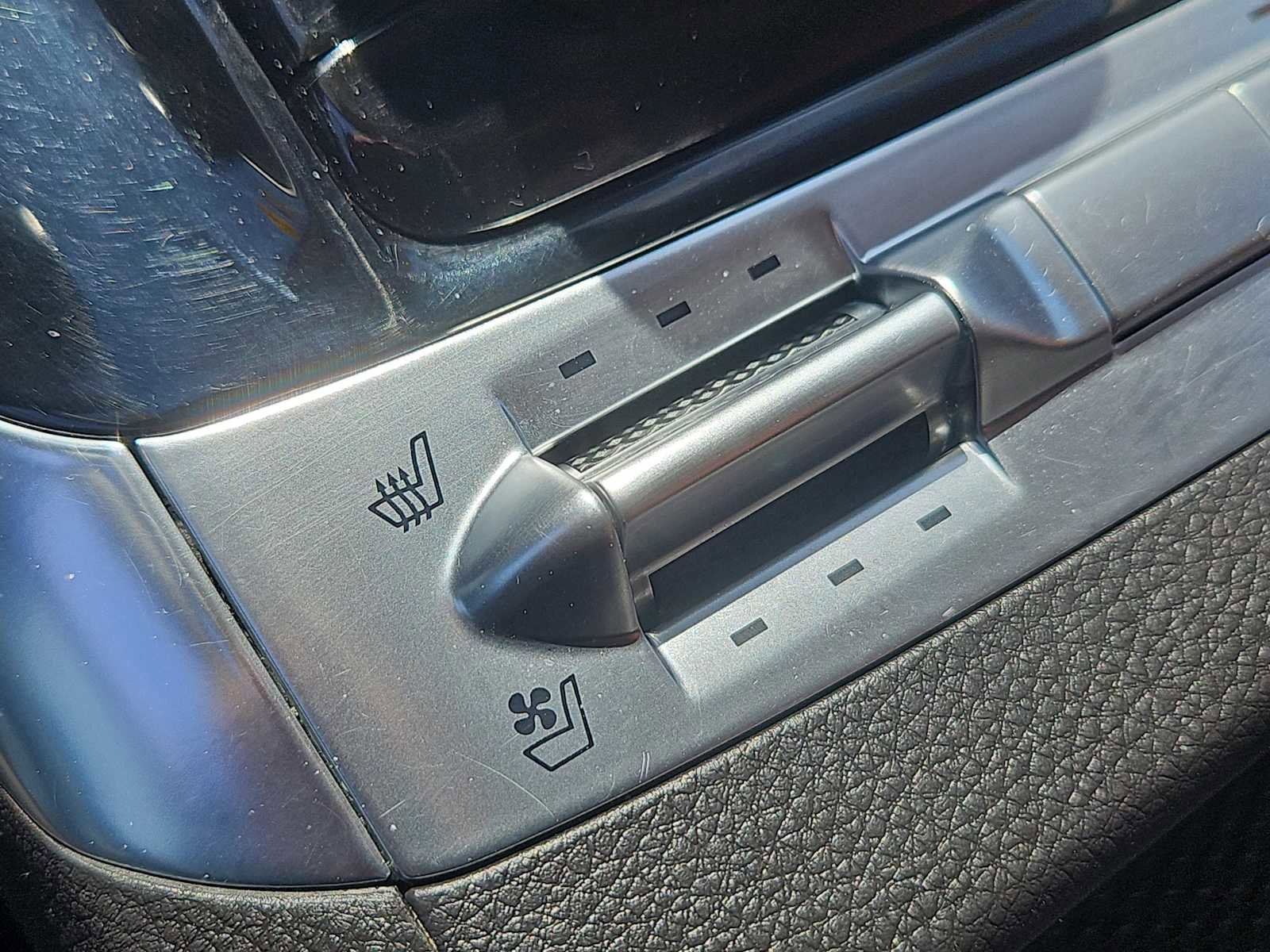 Used 2024 Kia Carnival SX FWD image 19