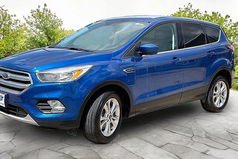 Used 2017 Ford Escape SE AWD/4WD image 1