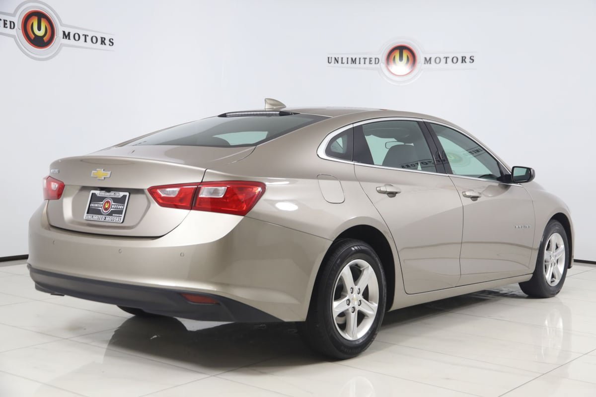 Used 2024 Chevrolet Malibu LT FWD image 3