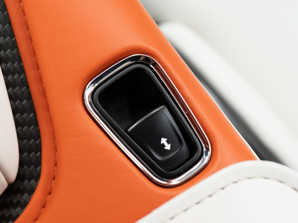 Used 2023 Aston Martin DBS Superleggera Volante image 38