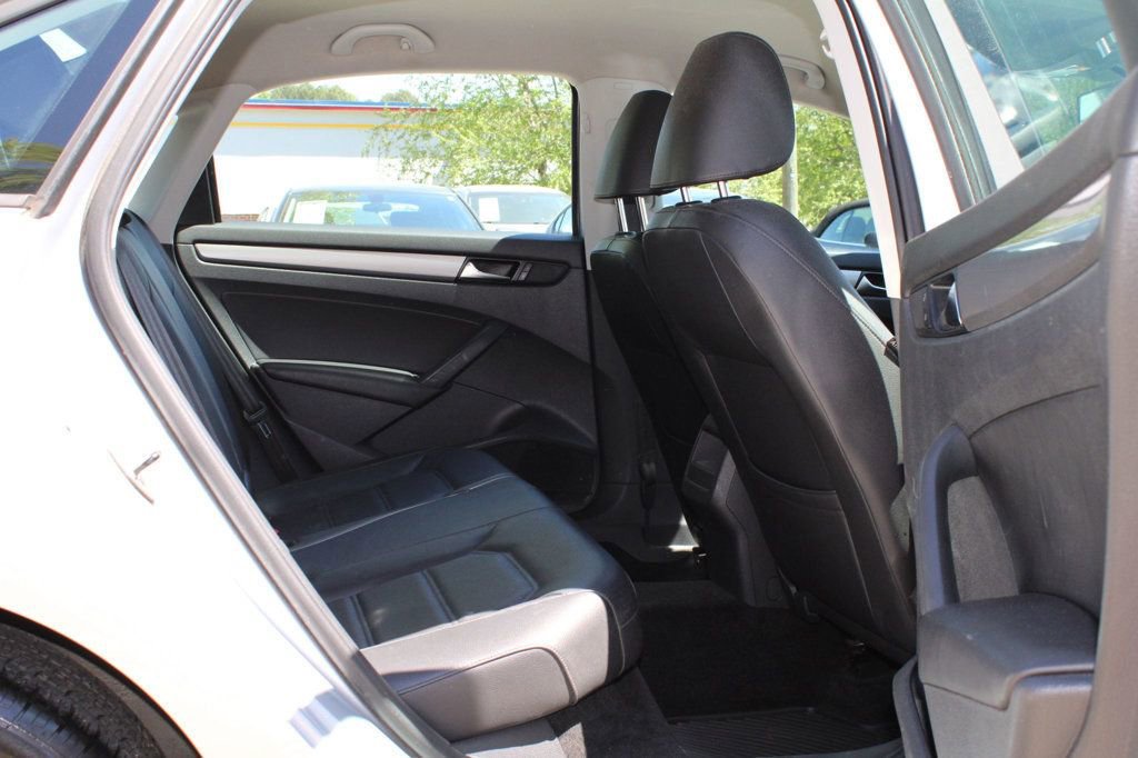 Used 2015 Volkswagen Passat 1.8T Wolfsburg Edition image 26