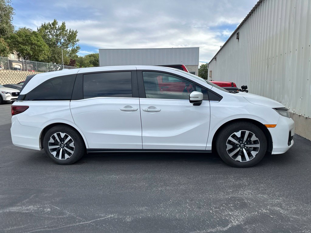 Used 2025 Honda Odyssey EX-L image 3
