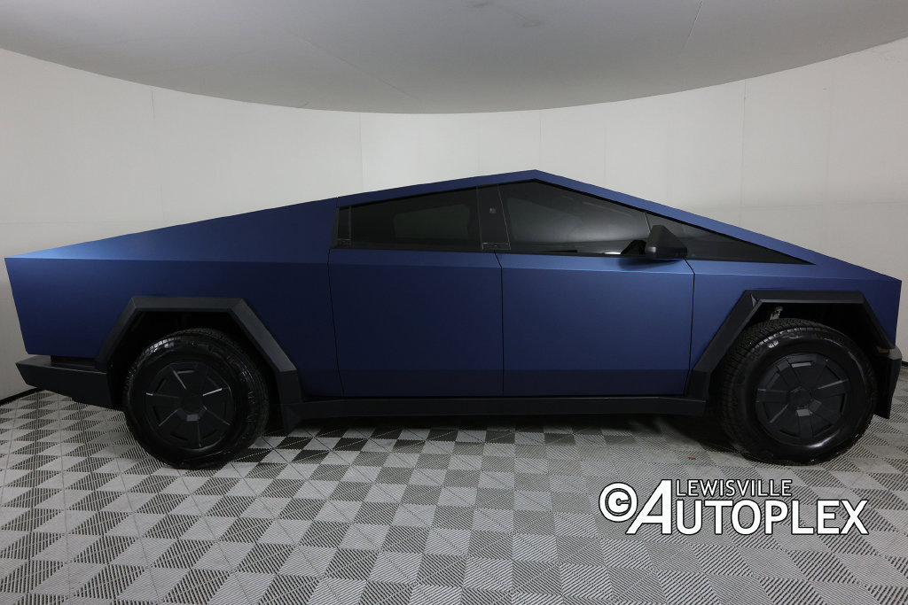 Used 2025 Tesla Cybertruck AWD Crew Cab image 4