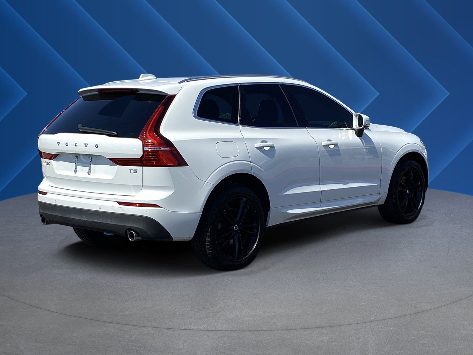 Used 2021 Volvo XC60 T5 Momentum FWD image 3
