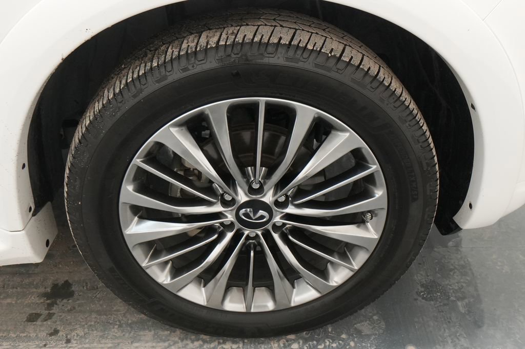 Used 2021 INFINITI QX80 Sensory w/ Cargo Package image 11