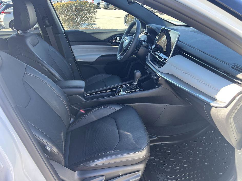 Used 2023 Jeep Compass Limited image 17