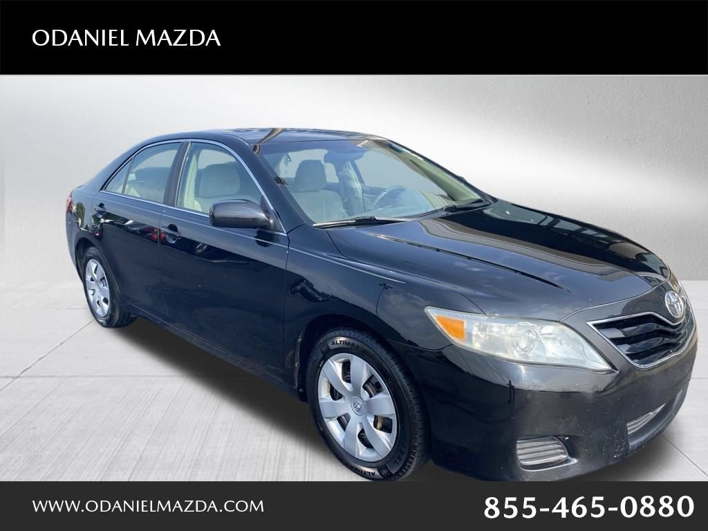 Used 2011 Toyota Camry LE FWD image 1