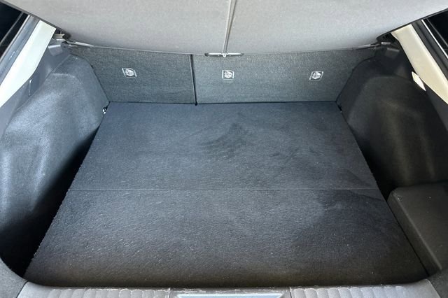 Used 2024 Toyota Prius XLE FWD image 17