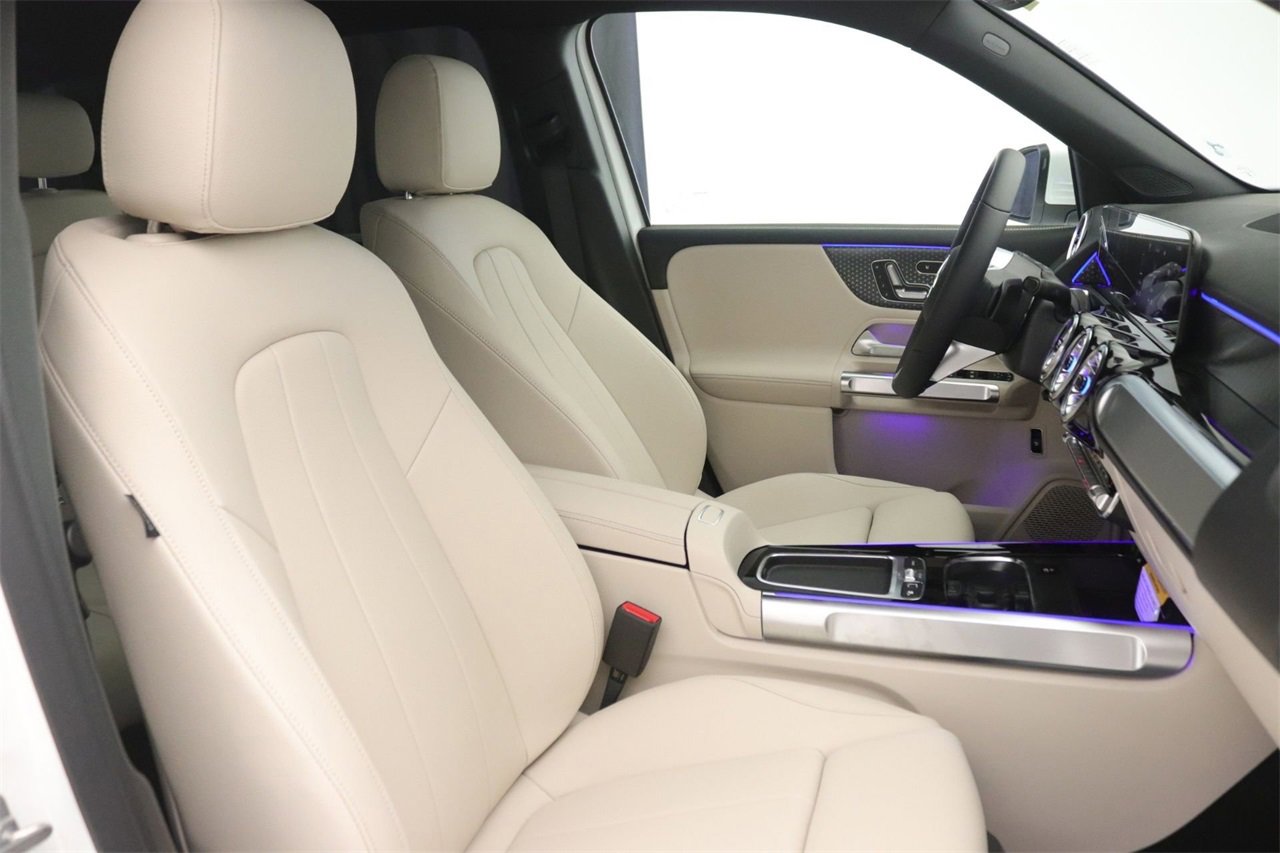 New 2025 Mercedes-Benz GLB 250 image 9