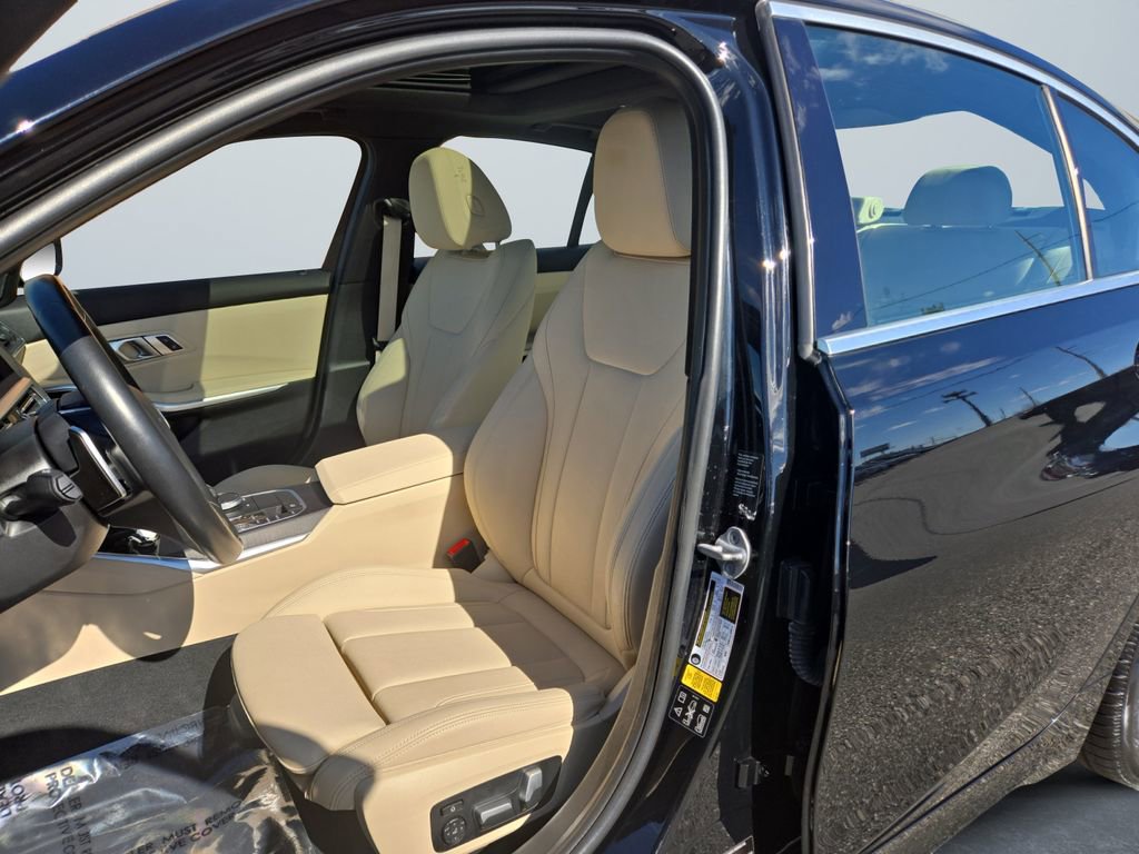 Used 2021 BMW 330i xDrive 330i xDrive w/ Convenience Package image 9