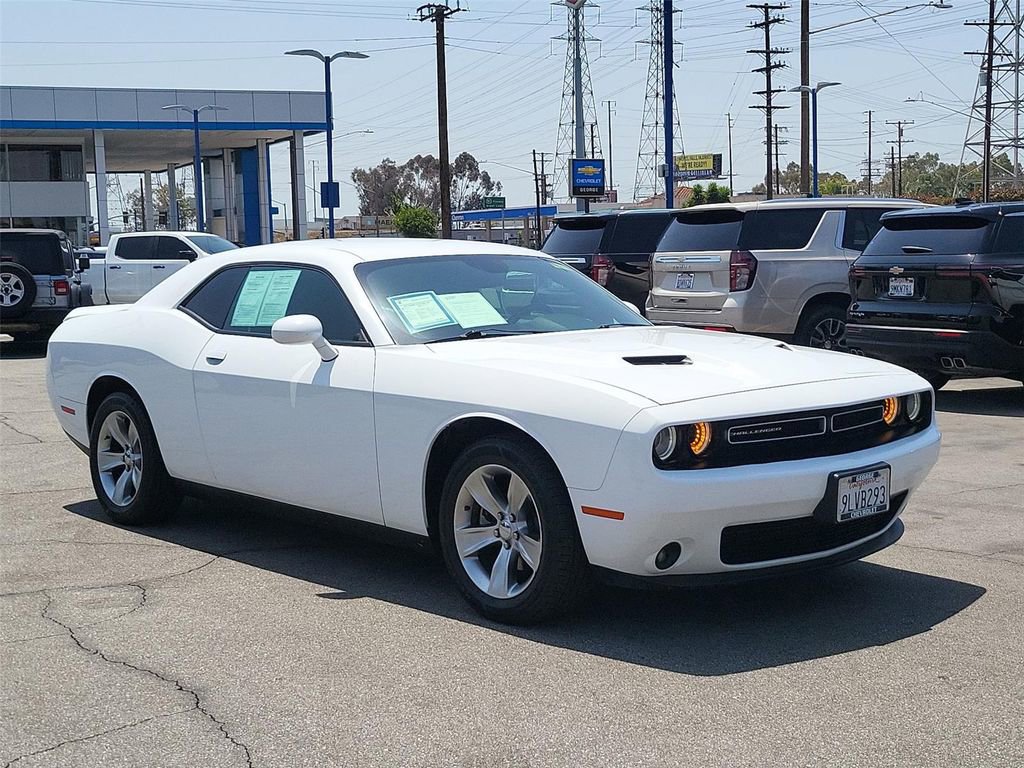 Used 2021 Dodge Challenger SXT w/ Driver Convenience Group RWD image 26
