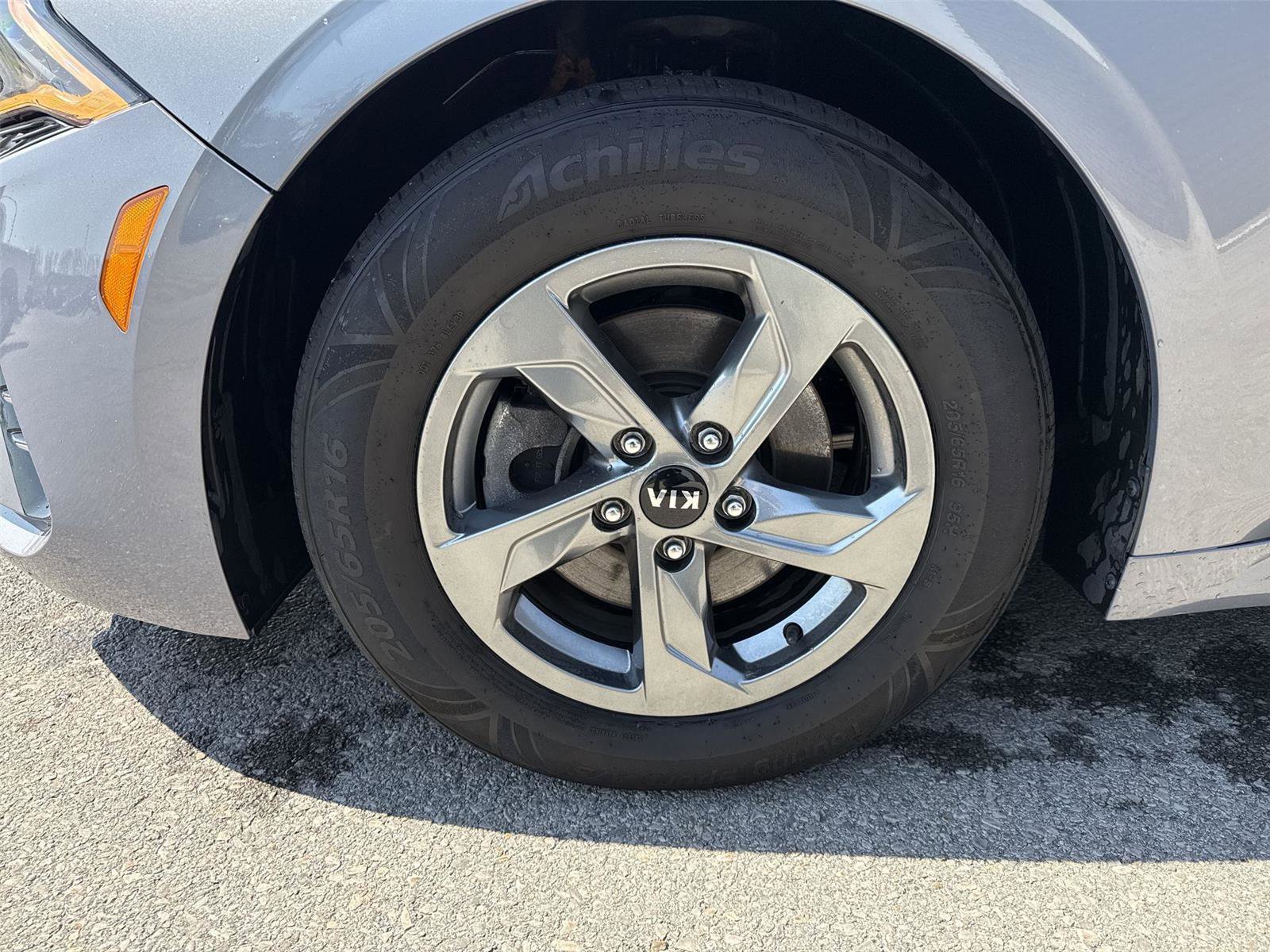 Used 2021 Kia K5 LXS image 10