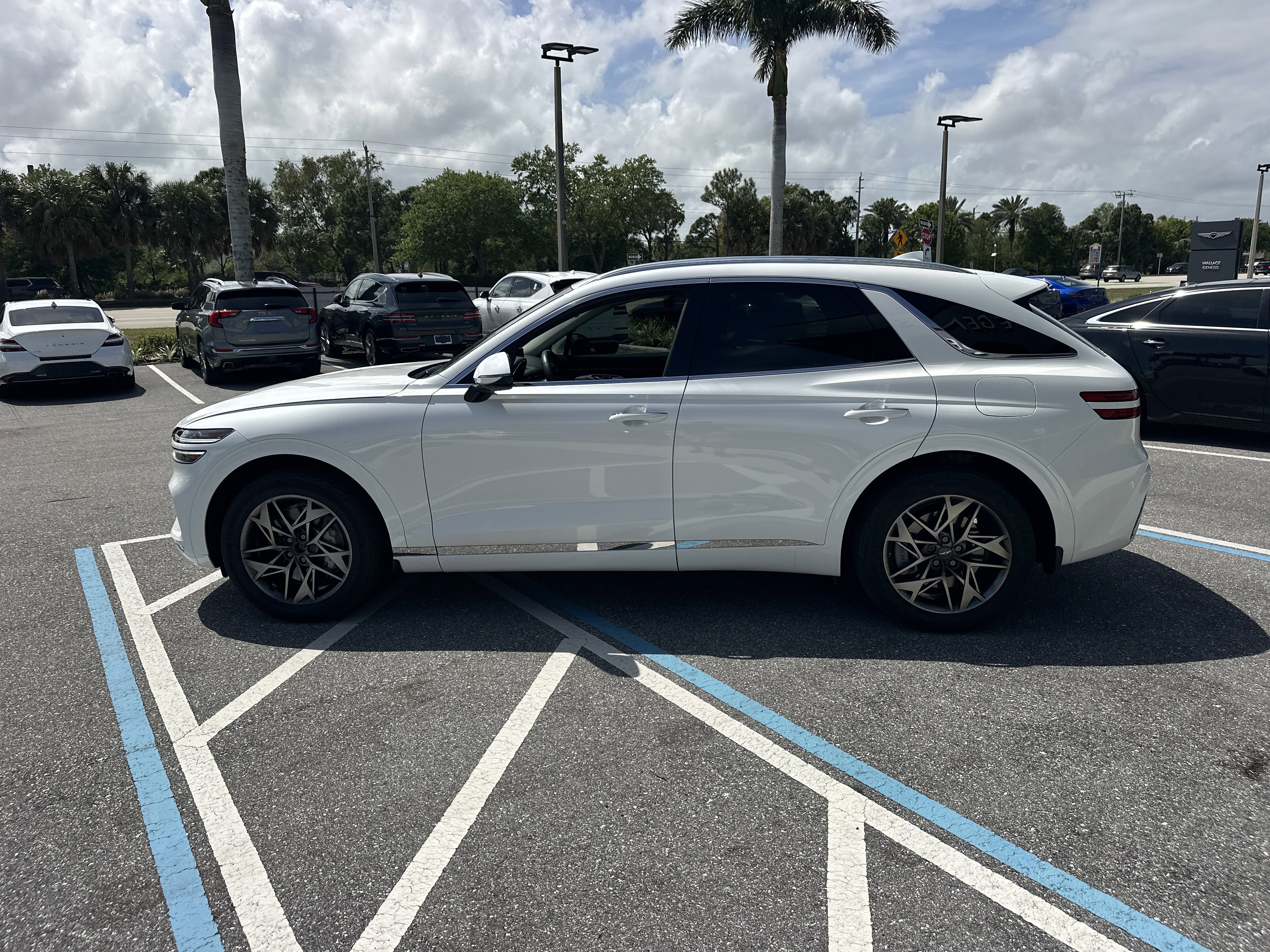 Certified 2023 Genesis GV70 2.5T w/ Select Package image 10