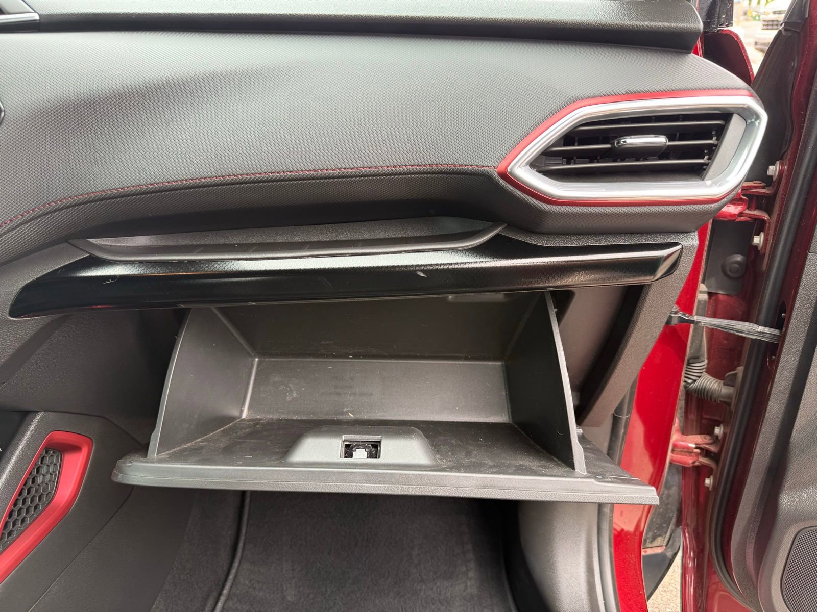 Used 2023 Chevrolet TrailBlazer RS w/ Convenience Package image 30